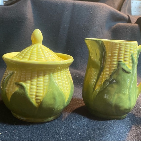 SHAWNEE POTTERY CORN KING SUGAR BOWL WITH LID & CREAMER - Picture 3 of 5